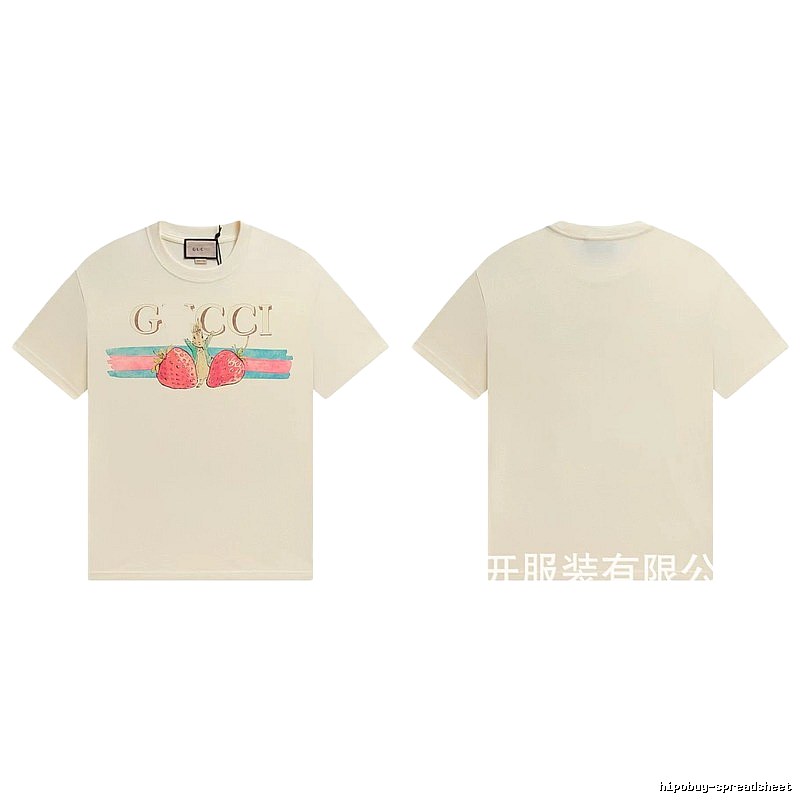 Gucci Vintage Off-white T-shirt with Strawberry Rabbit Print