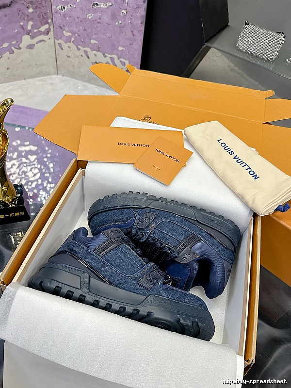 Louis Vuitton Blue Shearling Sneaker with Blue Low-top for Casual Outfits