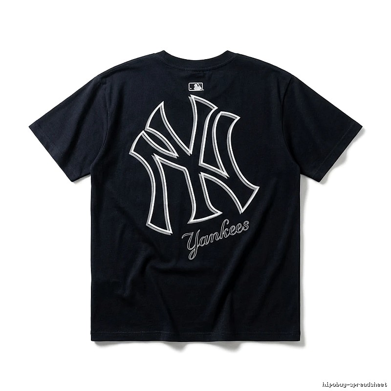 Simple-style black T-shirt of the MLB Yankees